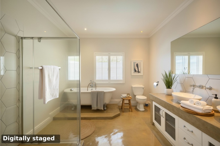5 Bedroom Property for Sale in Whale Rock Western Cape